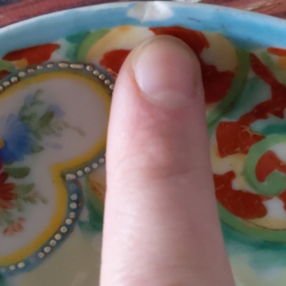 Beautiful vintage Handpainted saucers - Picture 9 of 9